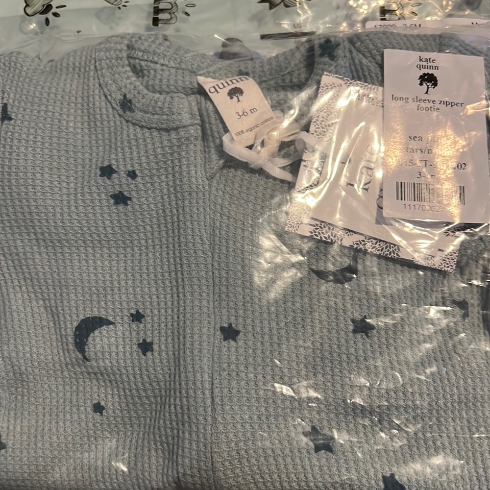 Kate quinn brand new with tags zipper footie long sleeve